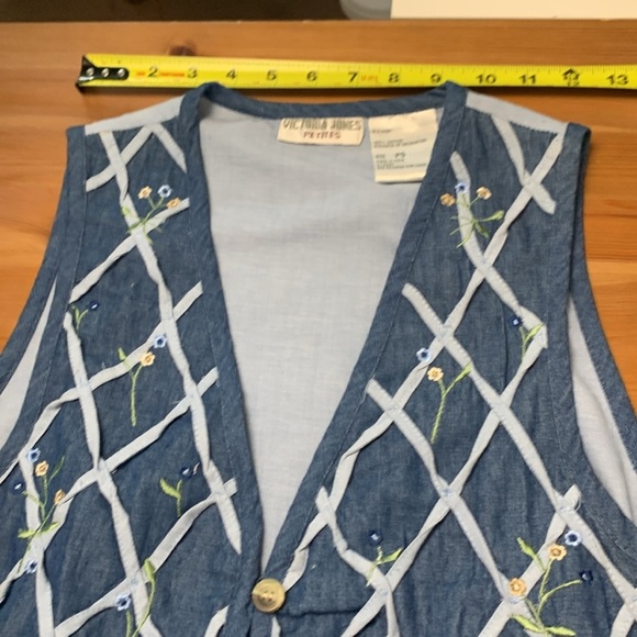 Victoria Jones Petite Vest w  Embellishments & Embroidery, 100% cotton, buttons - Picture 7 of 15